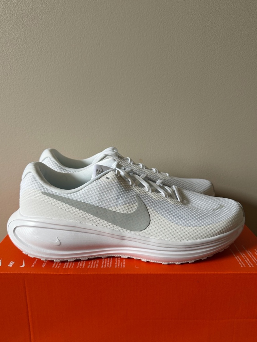 Nike Revolution 8 Pure Platinum HJ8485-101 Women’s Size 11